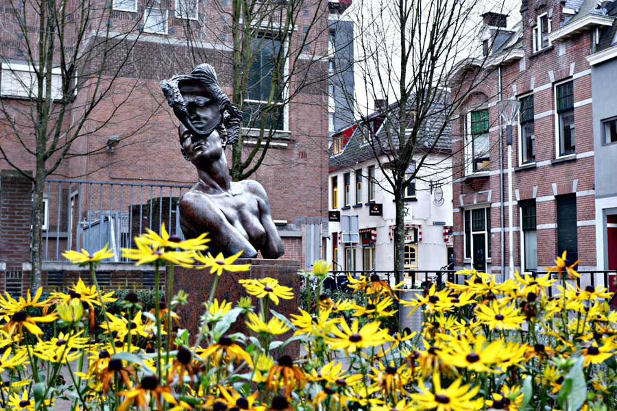 Tilburg standbeeld